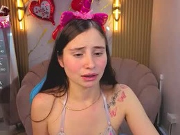 Screen Grab from ariana18_b