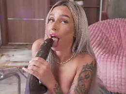 Screen Grab from arianaxo_