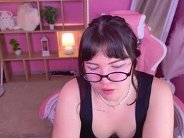 Screen Grab from ariella__cute