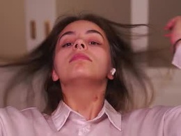 Screen Grab from arlethakloepper