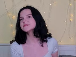 Screen Grab from ashlyvincente