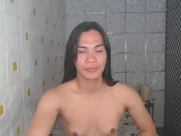 Screen Grab from asianhugecock_kelly