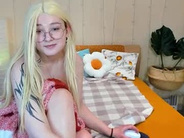 Screen Grab from asya_loid