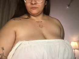 Screen Grab from aurablack_