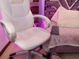 Screen Grab from aurora_thomas