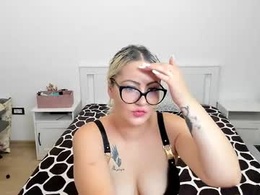 Screen Grab from auroraskyy_