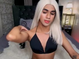 Screen Grab from ava_quin