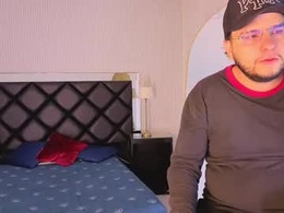 Screen Grab from azulani_orion