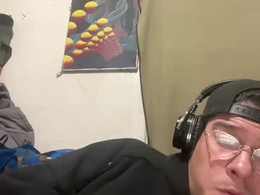 Screen Grab from b1gd1k290013
