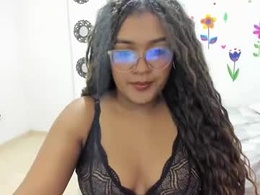 Screen Grab from babyhot_boo