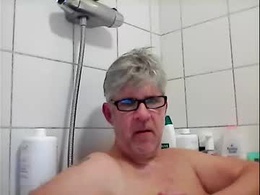 Screen Grab from baggelina75