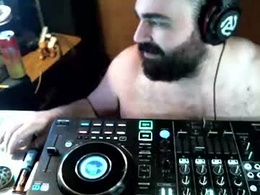 Screen Grab from bearzbeetz