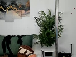 Screen Grab from bella_coyy_777