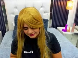 Screen Grab from bella_klum