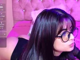 Screen Grab from bella_thixx
