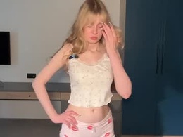 Screen Grab from bitehoneyicy