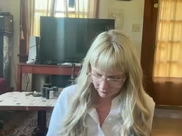 Screen Grab from blondegoth_