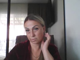 Screen Grab from blondkitti