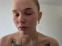 Screen Grab from boomjennifinni