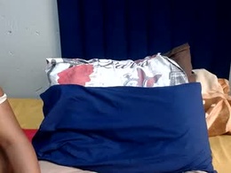 Screen Grab from bustyboobsx