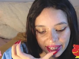 Screen Grab from cami_casti777