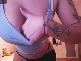 Screen Grab from candelaa019_