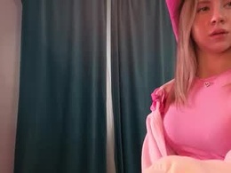 Screen Grab from chantalglos