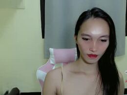 Screen Grab from charm_fuckdoll8