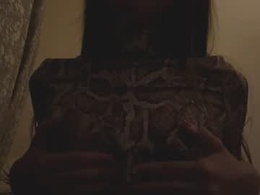 Screen Grab from chelsiesunstrom