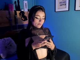 Screen Grab from chloaellenn