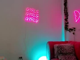 Screen Grab from chloeharper_