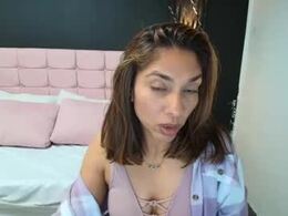 Screen Grab from chloeshine_