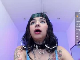 Screen Grab from chloeswan_