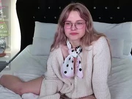 Screen Grab from chloewells