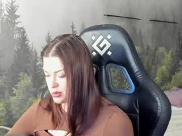 Screen Grab from coo_chanel