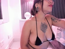 Screen Grab from countesslayla