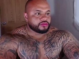 Screen Grab from criss_zander202