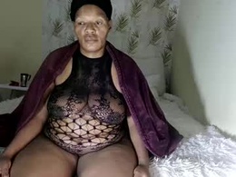 Screen Grab from curvybae45