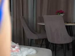 Screen Grab from curvyblondieee