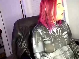 Screen Grab from curvylucifinaxxx