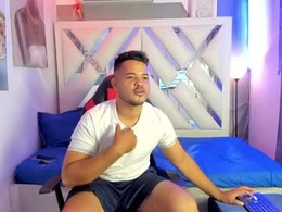 Screen Grab from damian_lux69