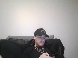 Screen Grab from dandan420710