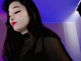 Screen Grab from dazzl1ngfire