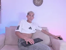 Screen Grab from deamond_doll7