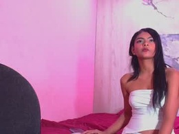 Screen Grab from delancy_skinny