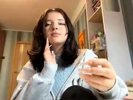 Screen Grab from delilaagular
