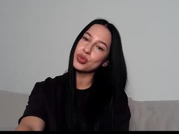 Screen Grab from delly_love