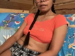 Screen Grab from devinebabe14