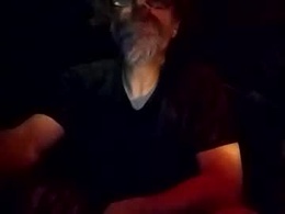 Screen Grab from dillylama