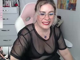 Screen Grab from diva_milf